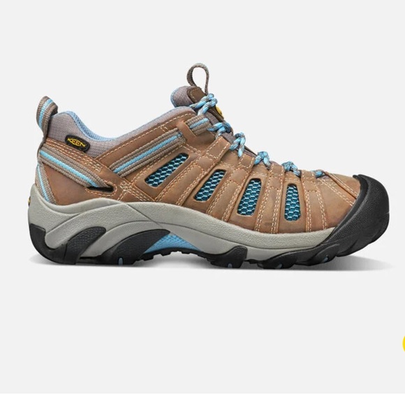 Keen Shoes - Keen- Favorite Women's Voyageur low-profile hiking shoe. Size 7